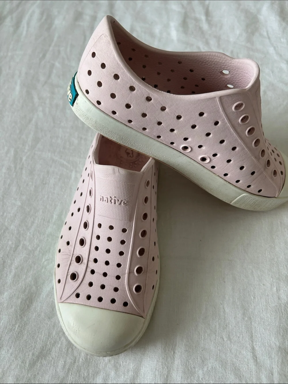 Native Jefferson Kids Water Shoes in Pale Pink with White Toe, Sz.C12. Good Con.